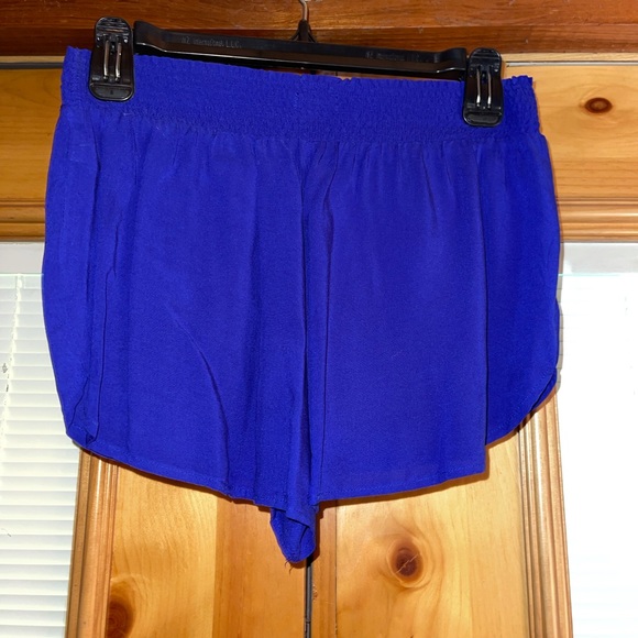 Everything is a size small and in perfect condition $75 for all - Picture 14 of 16